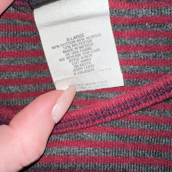 VINTAGE Disney Burgundy Long Sleeve Tee with Mickey Mouse “big cheese” - Picture 7 of 9